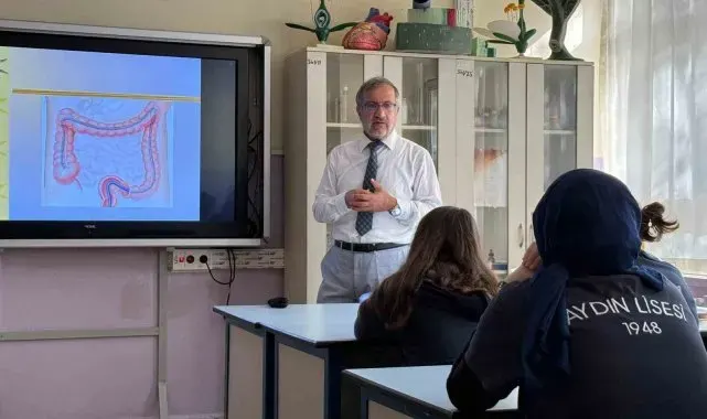 Aydın Lisesi, akademisyenleri ağırlamaya devam ediyor