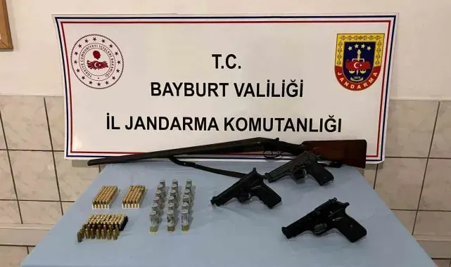 Bayburt'ta silah ve mühimmat kaçakçılığı operasyonu