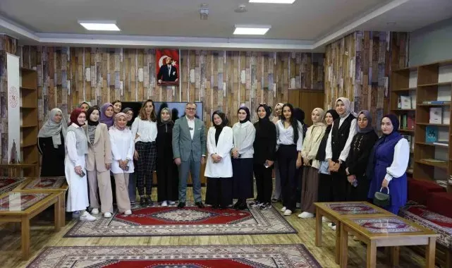 Başkan Özdoğan TÜGVA'lı gençlerle