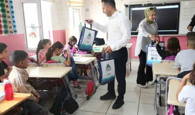 Eyyübiye'nin sıfır atık toplama aracı okullarda