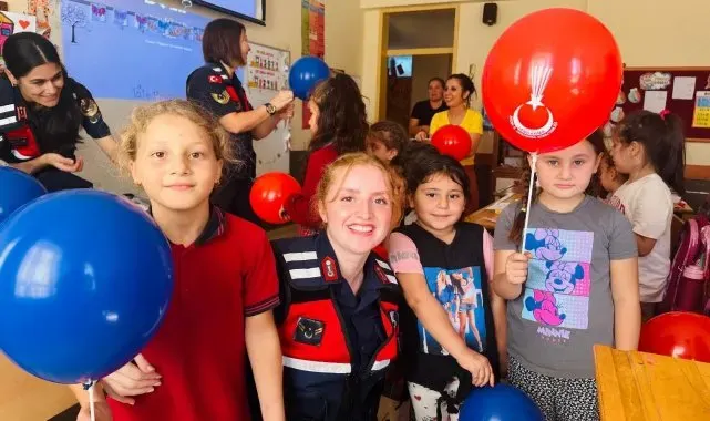 Jandarma kız çocuklarını unutmadı
