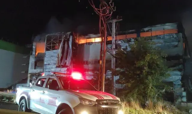 Kozmetik fabrikası hurdalığa dönüştü: Patlama sesleri yükseliyor