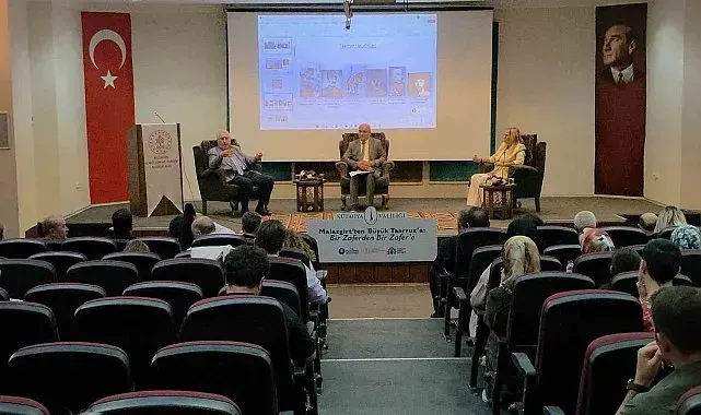 Kütahya'da "Malazgirt'ten Büyük Taarruz'a: Bir Zaferden Bir Zafer'e" konferansı