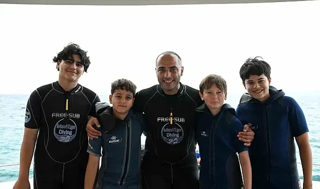 Gaziosmanpaşa Belediyesi Saros Körfezi'nde Türk bayrağı dalgalandırdı