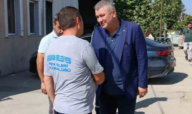 Serdivan'da asfalt mesaisi sürüyor