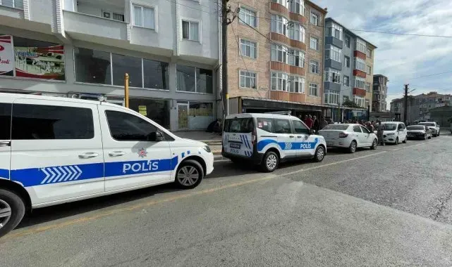 İşten döndü, eşini ölü olarak buldu