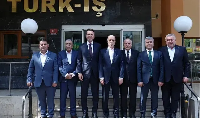 Bakan Bayraktar, Türk-İş Genel Başkanı Atalay ile bir araya geldi