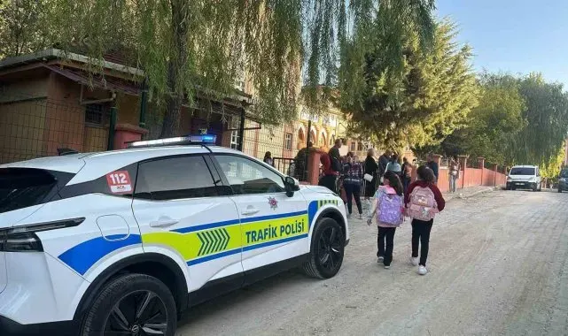 Okul çıkışlarında denetimler devam ediyor