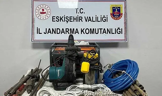 Eskişehir'de kaçak kazı yapan 5 şüpheli suçüstü yakalandı