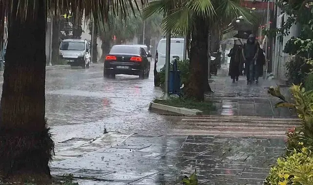 Bartın'da sağanak hayatı olumsuz etkiledi