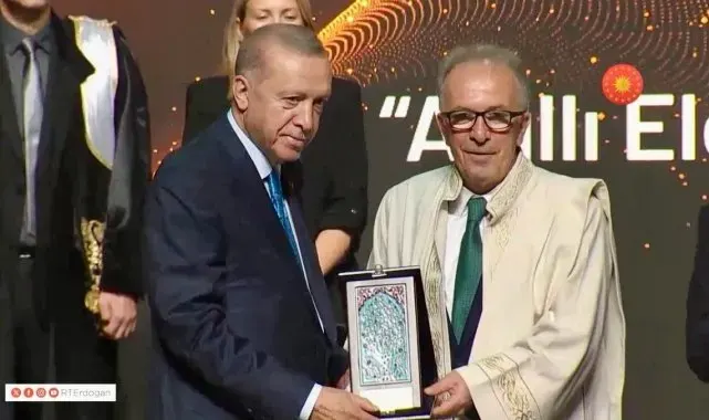 Cumhurbaşkanı Erdoğan'dan BARÜ'ye "Yerel Kalkınmaya Katkı" ödülü