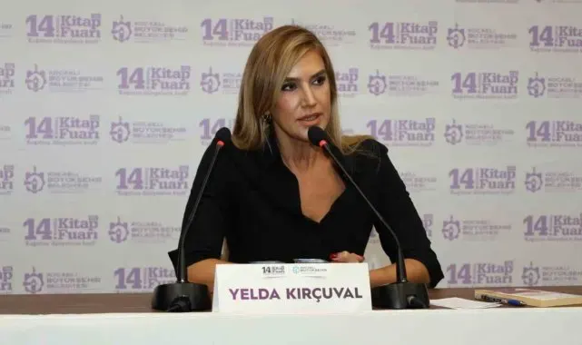 "Sosyal medya bizi dibine kadar kandırıyor"