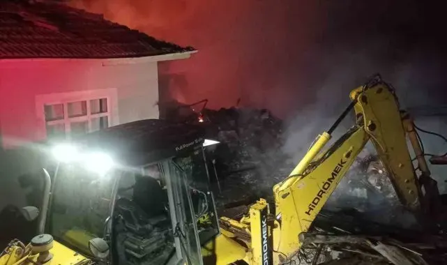 Alaca'da çıkan depo yangını korkuttu