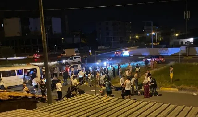 Düğün dönüşü feci kaza: 22 yaralı