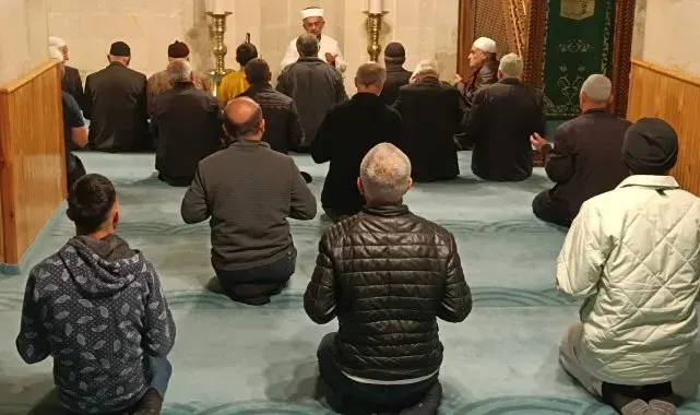 Bayburt'ta bütün camilerde şehitler ve mazlumlar için dualar edildi