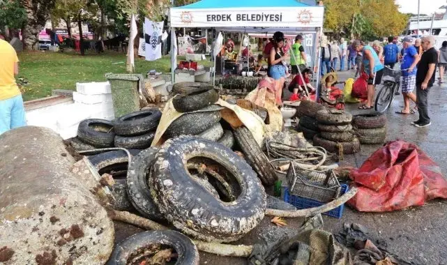 Denizden çıkan lastikler, tamircide bile yok