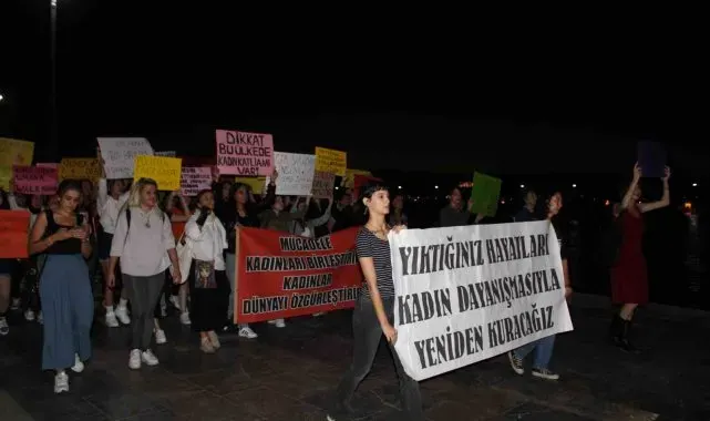 Çanakkale'de kadın cinayetleri protesto edildi