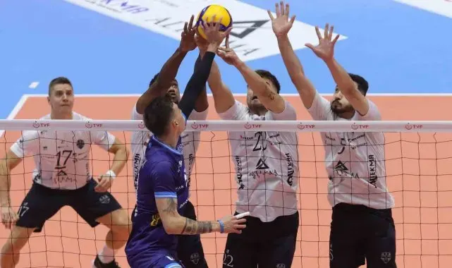 Efeler Ligi: Altekma: 3- Arkas Spor: 2
