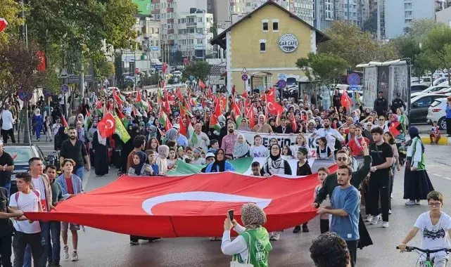 Bandırma'da Gazze'ye destek yürüyüşü