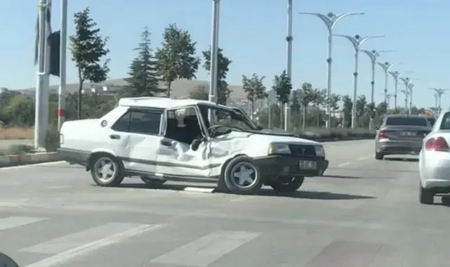 Elazığ'da kamyon ile otomobil çarpıştı: 2 yaralı