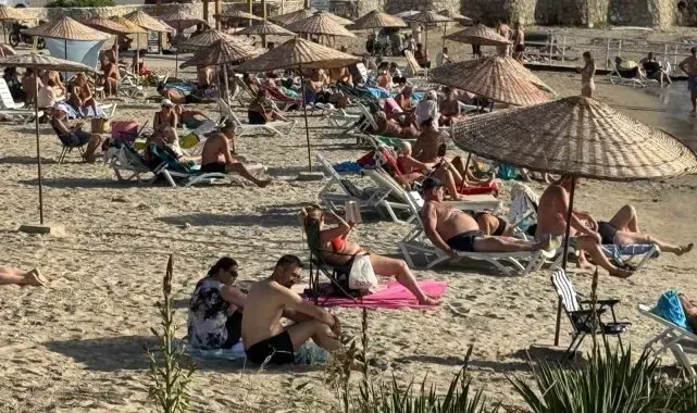 Kuşadası'nda Ekim'de deniz keyfi