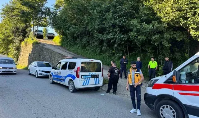 Babasını bıçakla öldürdü, annesini yaraladı