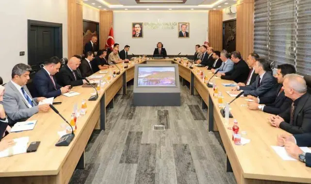 Vali Aydoğdu proje ve çalışmalar hakkında bilgilendirildi