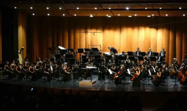 Bursa, muhteşem bir konserle senfoni sezonuna "merhaba" dedi
