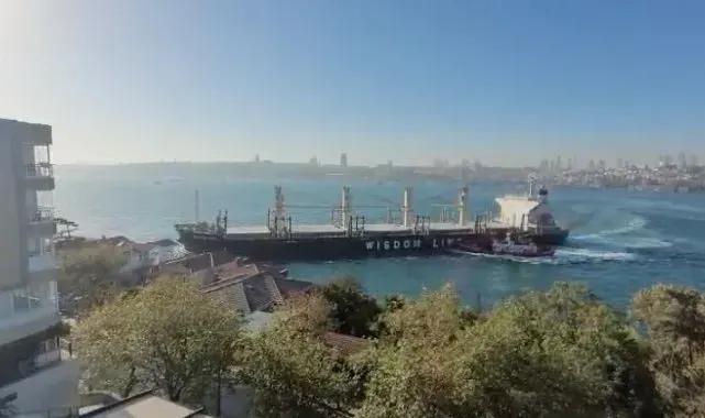 İstanbul Boğazı'nda 2 yük gemisi çarpıştı
