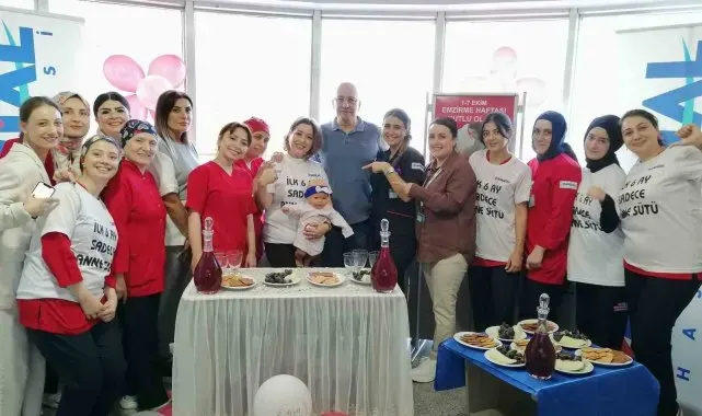 Bebekler için emzirmeye dikkat çektiler