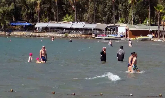 Muğla'da deniz, kum, güneş keyfi devam ediyor