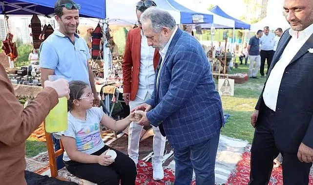 Türkiye'nin en büyük antika fuarı Talas'ta açıldı