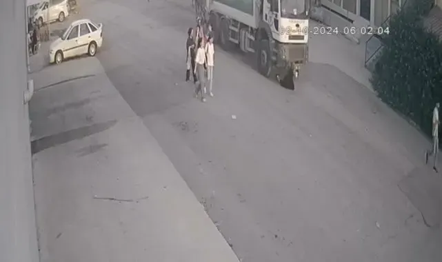 Çöp kamyonunun altında kalan kadın ağır yaralandı