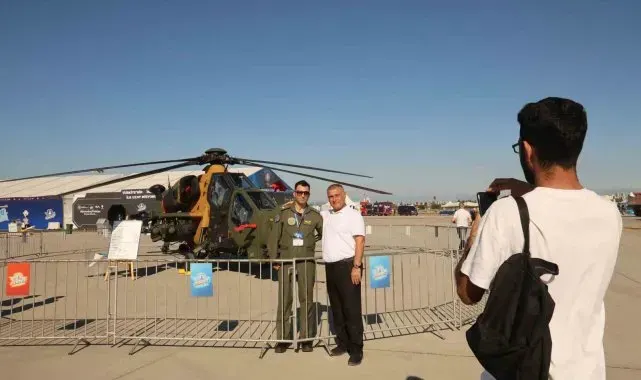 TEKNOFEST Adana, Bayraktar TB2 ve paramotor gösteri uçuşlarıyla başladı