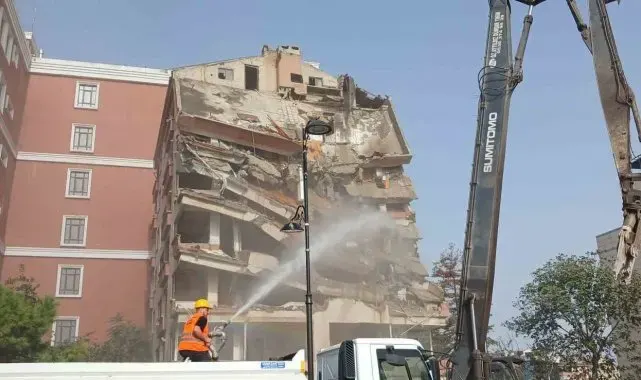 Büyükçekmece'de 47 yıllık binada kentsel dönüşüm çalışmaları başladı