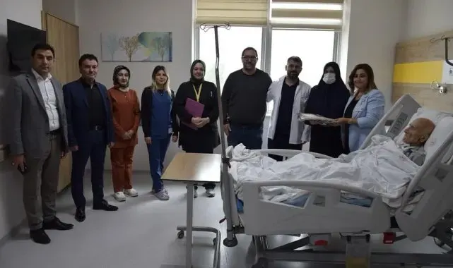 Hastanede tedavi gören yaşlılar 'Yaşlılar Günü'nde' utulmadı