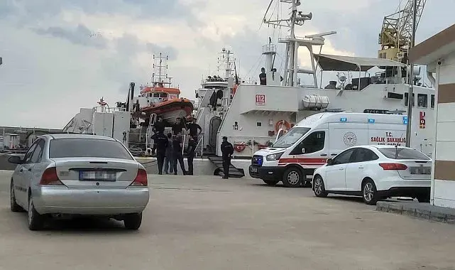 Karadeniz'de su alan gemi batma tehlikesi geçirdi, 13 mürettebat tahliye edildi