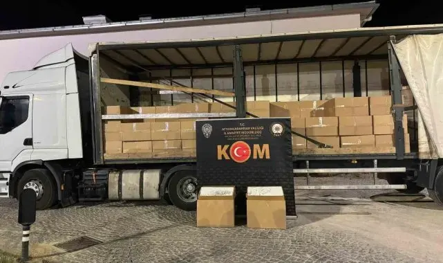 Polis 3 milyon 600 bin adet doldurulmuş makaron ele geçirdi