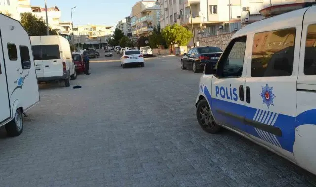 Boşanma aşamasındaki eşini çocuklarının gözü önünde öldürdü