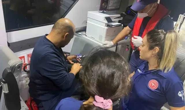 Ticari yatta yaralanan vatandaşa tıbbi tahliye