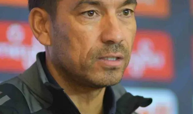 Van Bronckhorst: "Çok değişiklik yapmak zorunda kaldık"