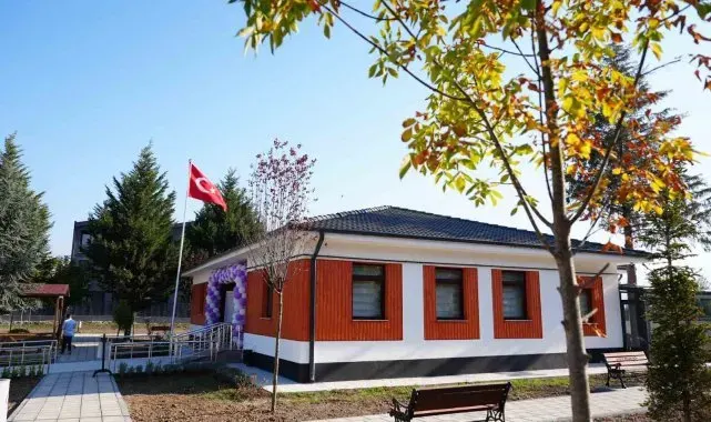 Alzheimer hastaları ve yakınlarına sosyal yaşam desteği