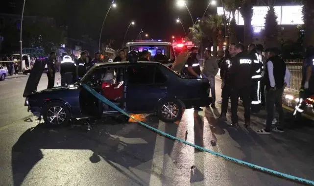 Kaza yapan otomobile motosiklet çarptı: 1 ölü, 1 yaralı