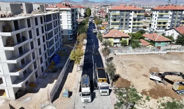Karatay'da sıcak asfalt çalışmaları sürüyor