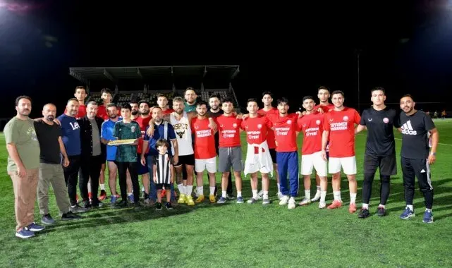 İmam Hatipliler Spor futbolcularına ilk maç öncesi moral