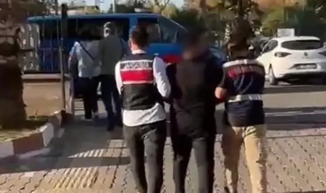 Aydın'da bir otomobilde yapılan aramada el bombası ele geçirildi