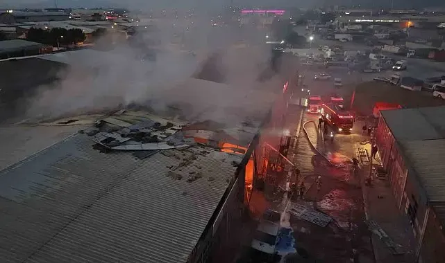 İnegöl'de boya fabrikasındaki patlama kamerada