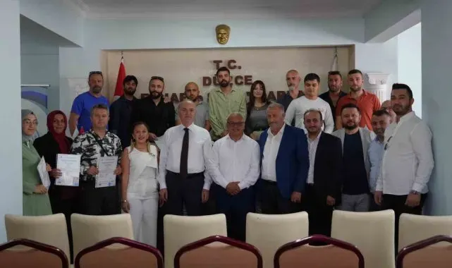 Belgelerini Başkan Özlü'den aldılar
