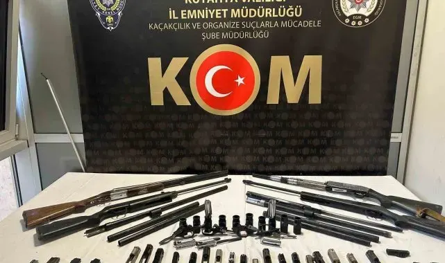 Kütahya'da kaçak silah operasyonu