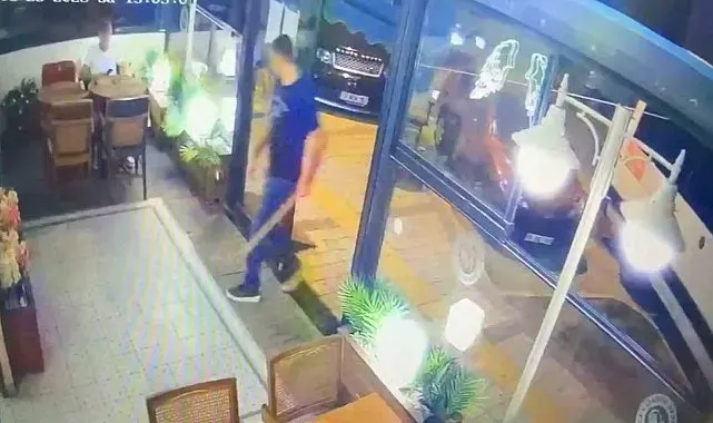 Sopayla öldüresiye dövdü, ilginç saldırı kameralara yansıdı